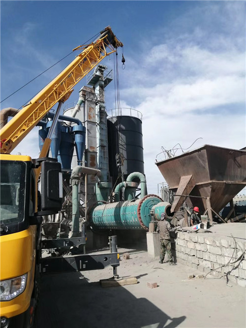 呼和浩特市设备搬运等各类工程项目中，吊车起着关键作用
