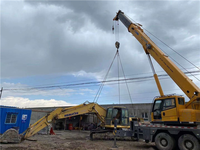 呼和浩特市25吨吊车的工作半径是多少？