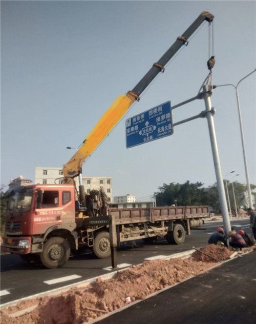 呼和浩特市设备吊装租赁吊车要用多大吊车